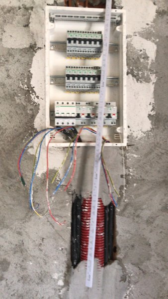 Electrician autorizat experienta de peste 20 ani