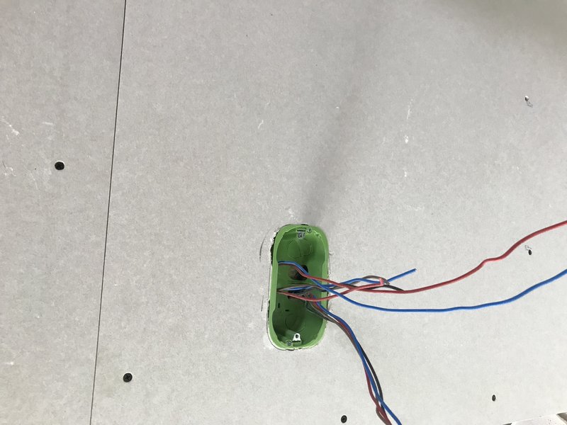 Electrician autorizat experienta de peste 20 ani