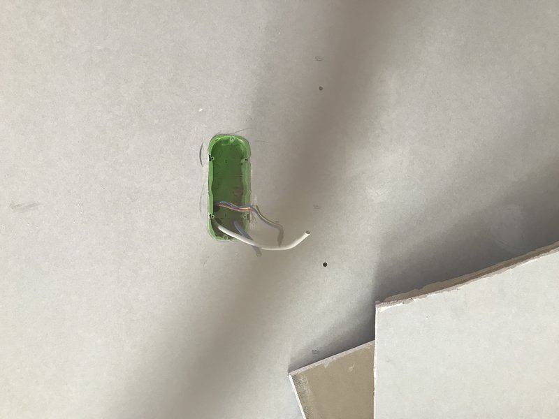 Electrician autorizat experienta de peste 20 ani